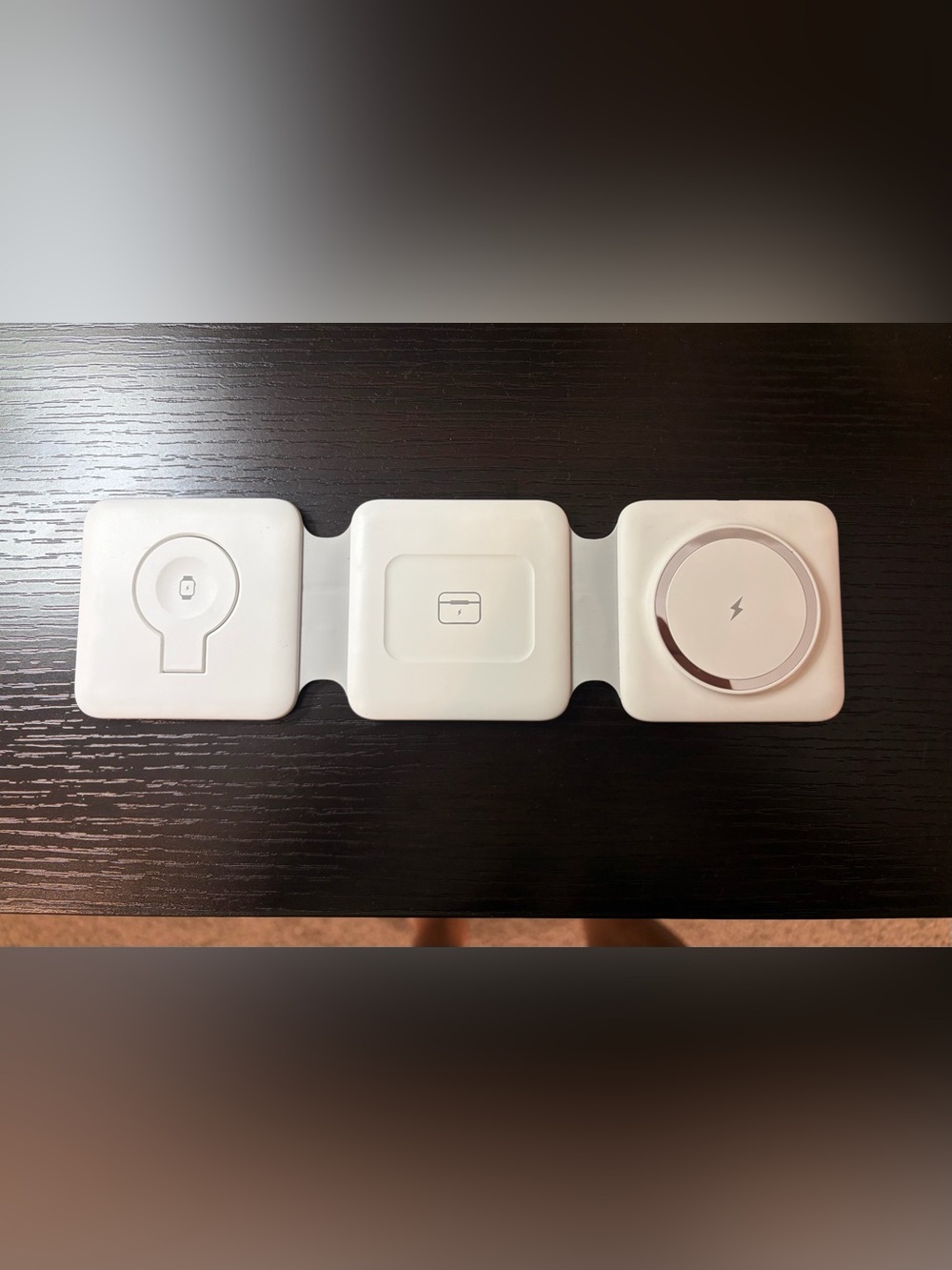 NWOT MagSafe 3 in 1 charger pad for travel